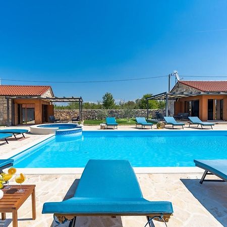 New! Promina Luxury Villa With 72Sqm Heated Pool, Jacuzzi, Infrared Sauna, Tennis Court, Media Room Bogatic Экстерьер фото