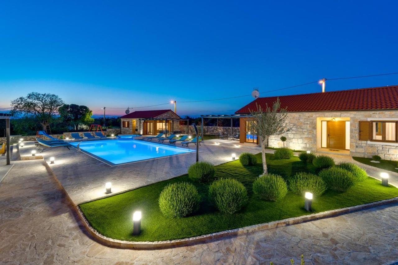 New! Promina Luxury Villa With 72Sqm Heated Pool, Jacuzzi, Infrared Sauna, Tennis Court, Media Room Bogatic Экстерьер фото