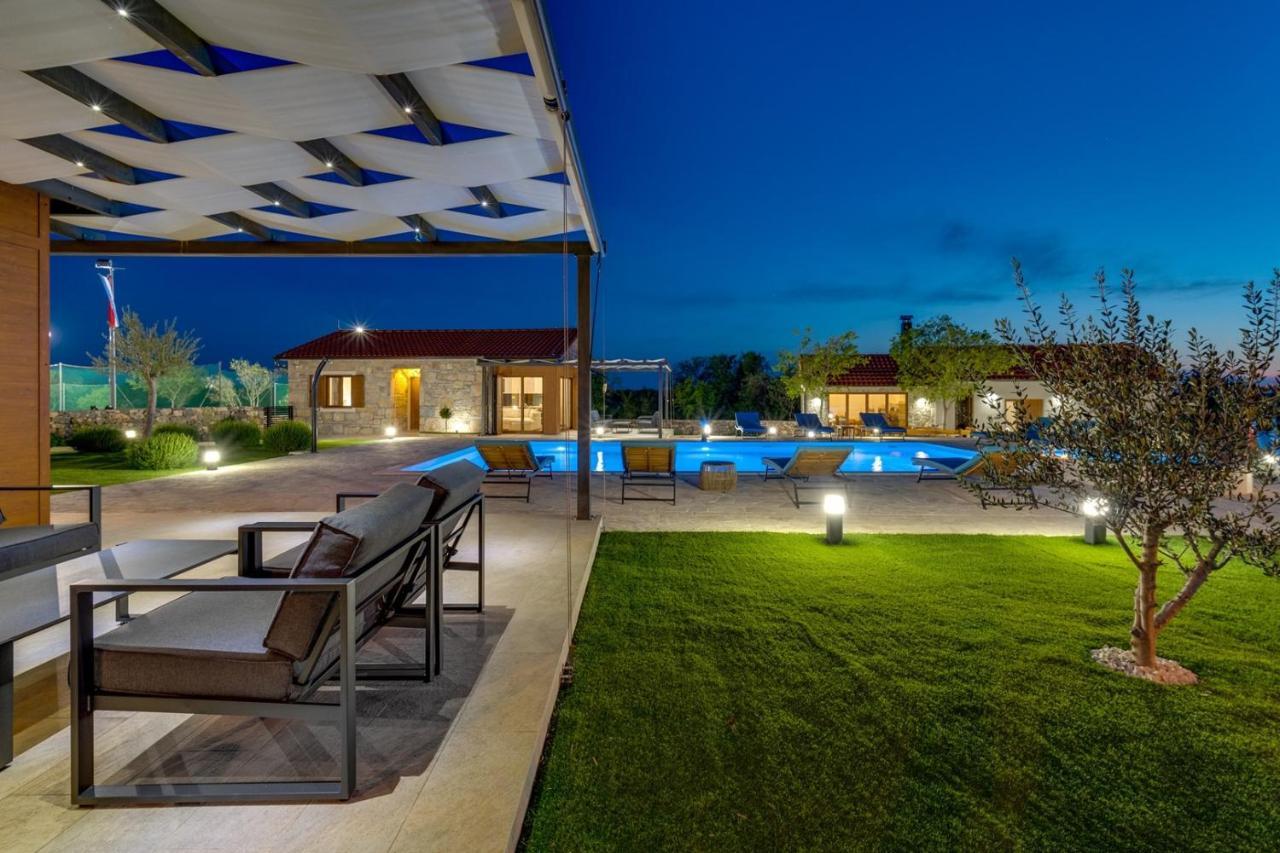 New! Promina Luxury Villa With 72Sqm Heated Pool, Jacuzzi, Infrared Sauna, Tennis Court, Media Room Bogatic Экстерьер фото
