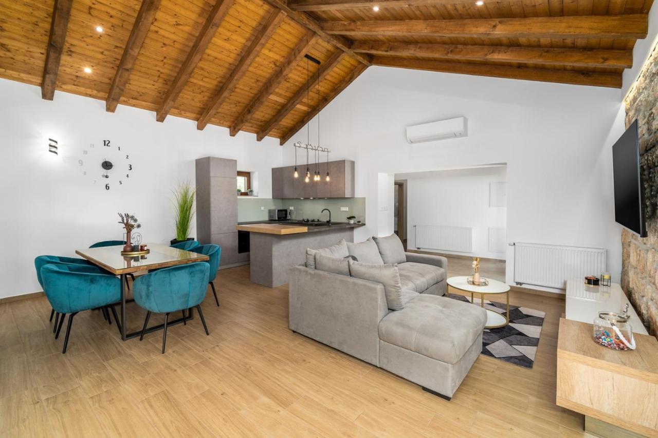 New! Promina Luxury Villa With 72Sqm Heated Pool, Jacuzzi, Infrared Sauna, Tennis Court, Media Room Bogatic Экстерьер фото
